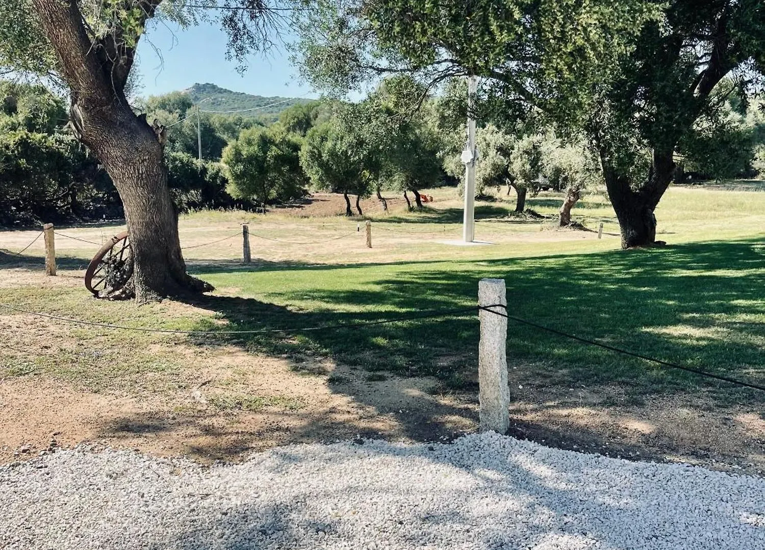 לינה וארוחת בוקר ארזח'ינה Uddastri Retreat