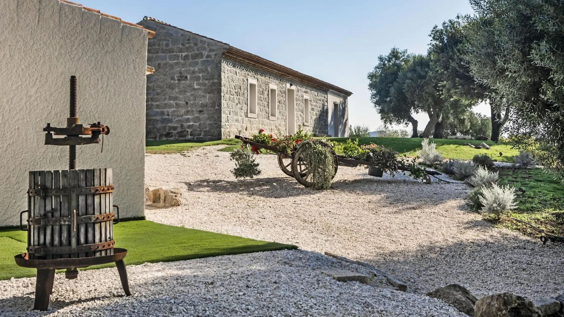 ארזח'ינה Uddastri Retreat 0*,